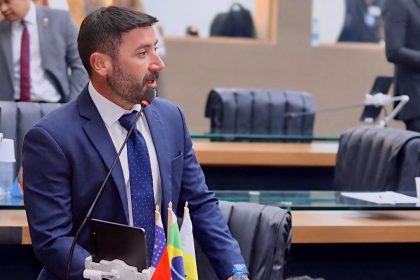 Deputado Carlinhos Bessa defende penas mais rígidas contra feminicídio