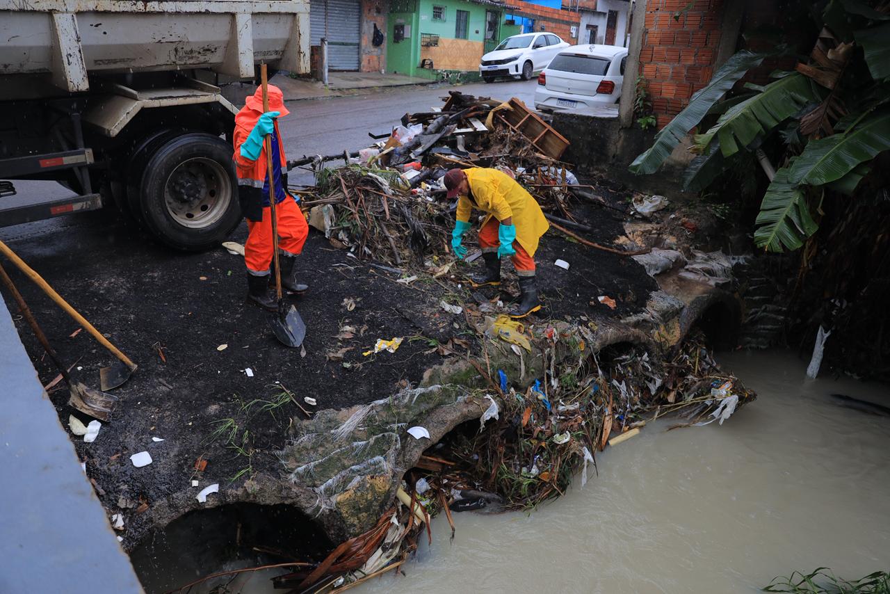 Equipes da Seminf atuam para minimizar impactos das chuvas