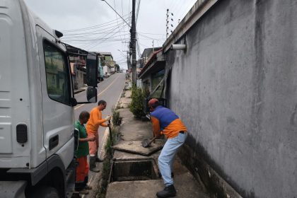 Prefeitura de Manaus intensifica manutenção de drenagem no bairro Flores e reforça prevenção a alagamentos durante feriado prolongado
