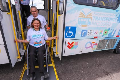 Operadores do transporte recebem orientação sobre cuidados com idosos e PcDs