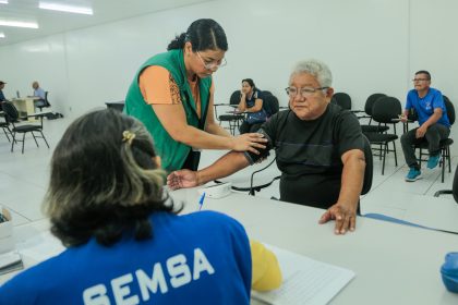 Prefeitura de Manaus promove ação de saúde gratuita na galeria dos Remédios