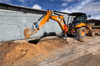 Prefeitura amplia rede de drenagem profunda no bairro Flores