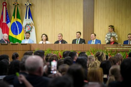 Prefeito Renato Junior prestigia posse de novos juízes do TJ-AM