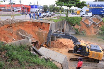 Prefeitura intensifica serviços no igarapé do Passarinho