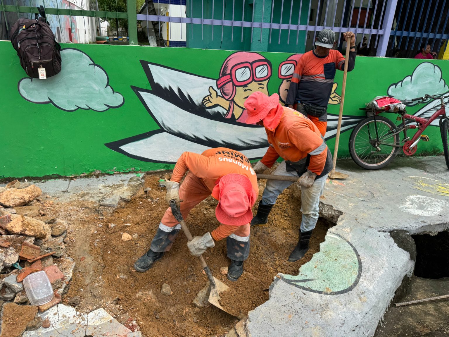 Recuperação da rede de drenagem profunda no bairro Compensa
