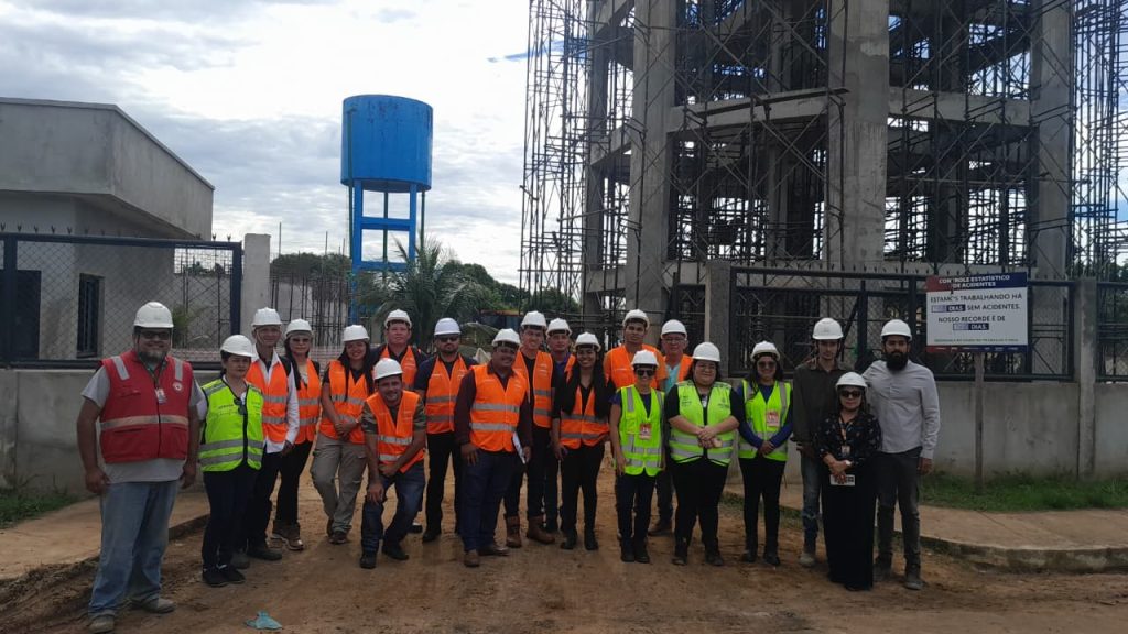Projeto “Tô na Obra” leva acadêmicos para conhecer obras do Prosai Parintins Projeto “Tô na Obra” leva acadêmicos para conhecer obras do Prosai Parintins