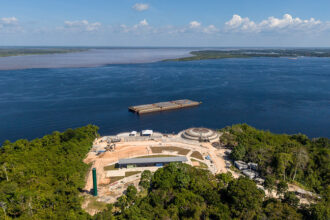 Concretagem conclui fechamento da cúpula da Oca Niemeyer em Manaus e revela curvas de Oscar Niemeyer no parque Encontro das Águas