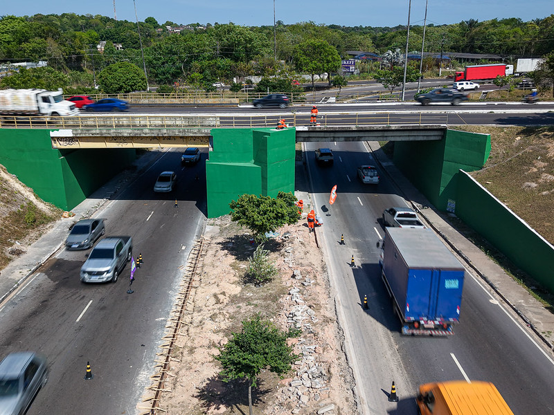 Prefeitura de Manaus avança com obras de revitalização na avenida Max Teixeira e modernização da passagem de nível