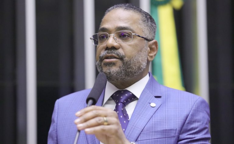Câmara aprova exigência de antena digital e destaque para TV aberta em televisores vendidos no país
