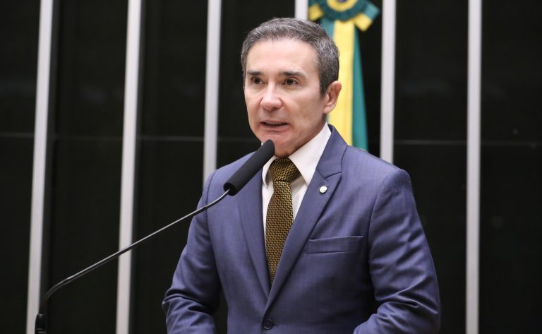 Comissão da Câmara aprova alteração no Marco Civil para aplicar proteção de dados a inteligência artificial