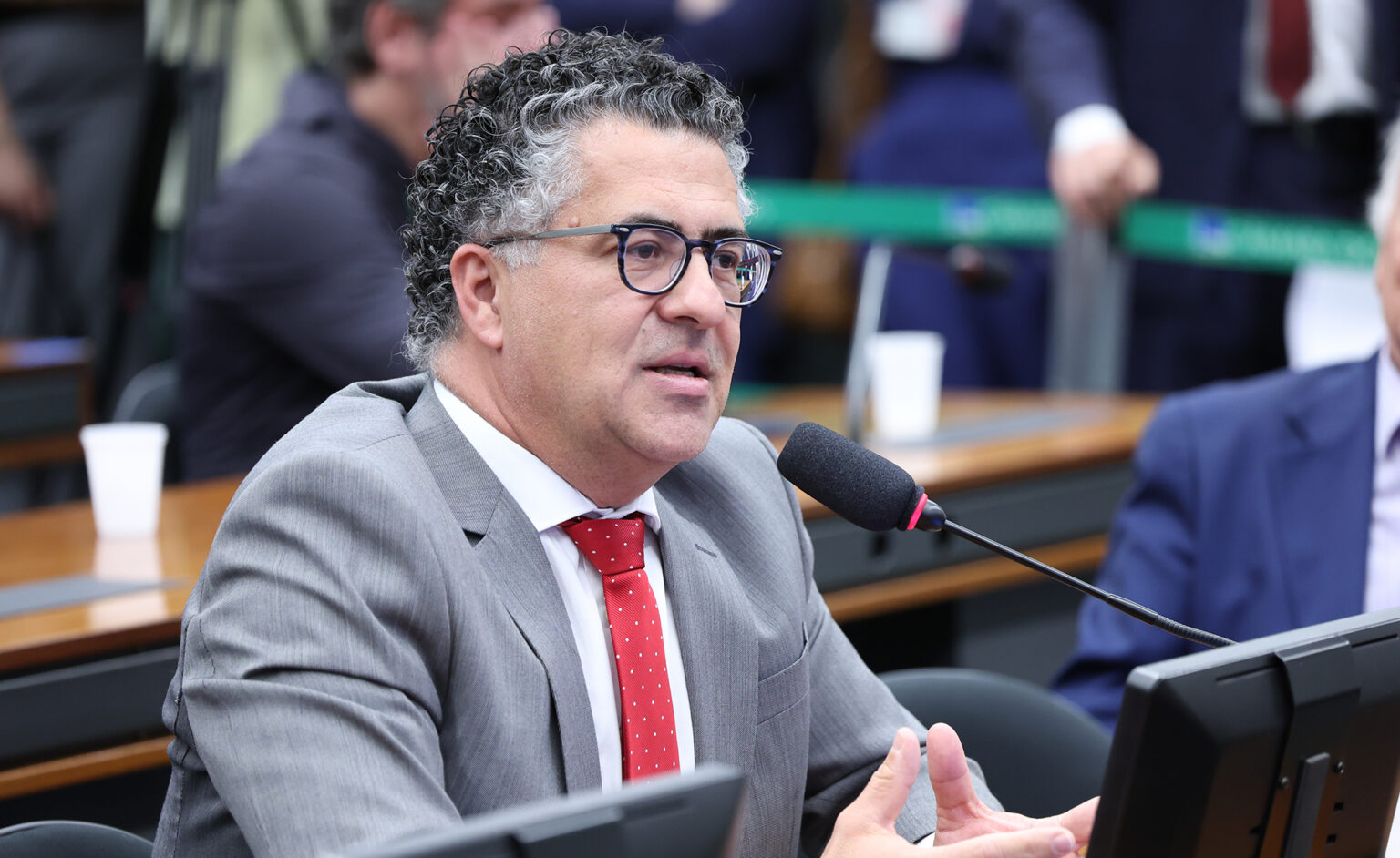 Câmara aprova diretrizes da Política Nacional de Infraestrutura Urbana para gestão de redes e serviços urbanos