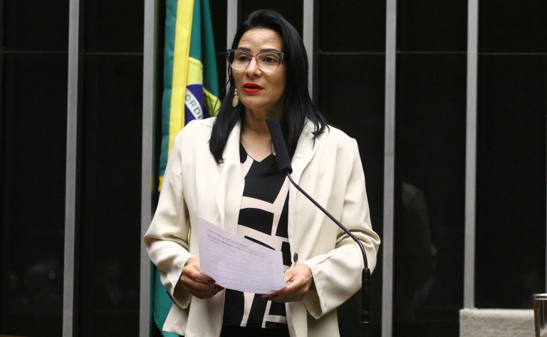 Comissão da Câmara aprova projeto que amplia direitos de mulheres rurais, quilombolas e indígenas em saúde, educação e economia